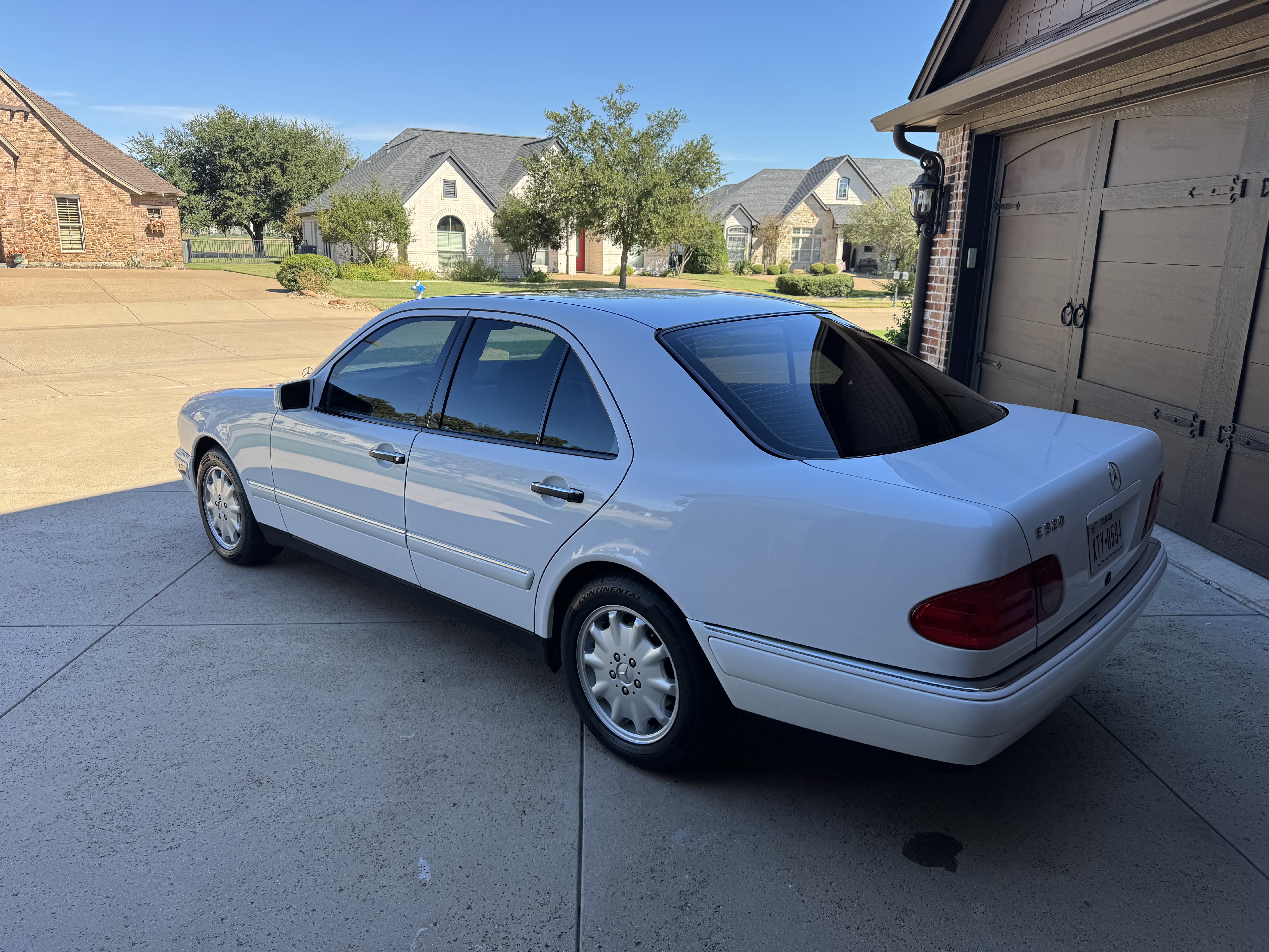 Used 1998 Mercedes-Benz E 320 Sedan image 10