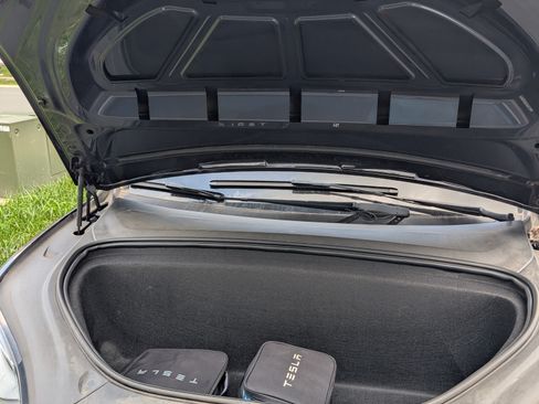 Used 2018 Tesla Model X 100D image 16