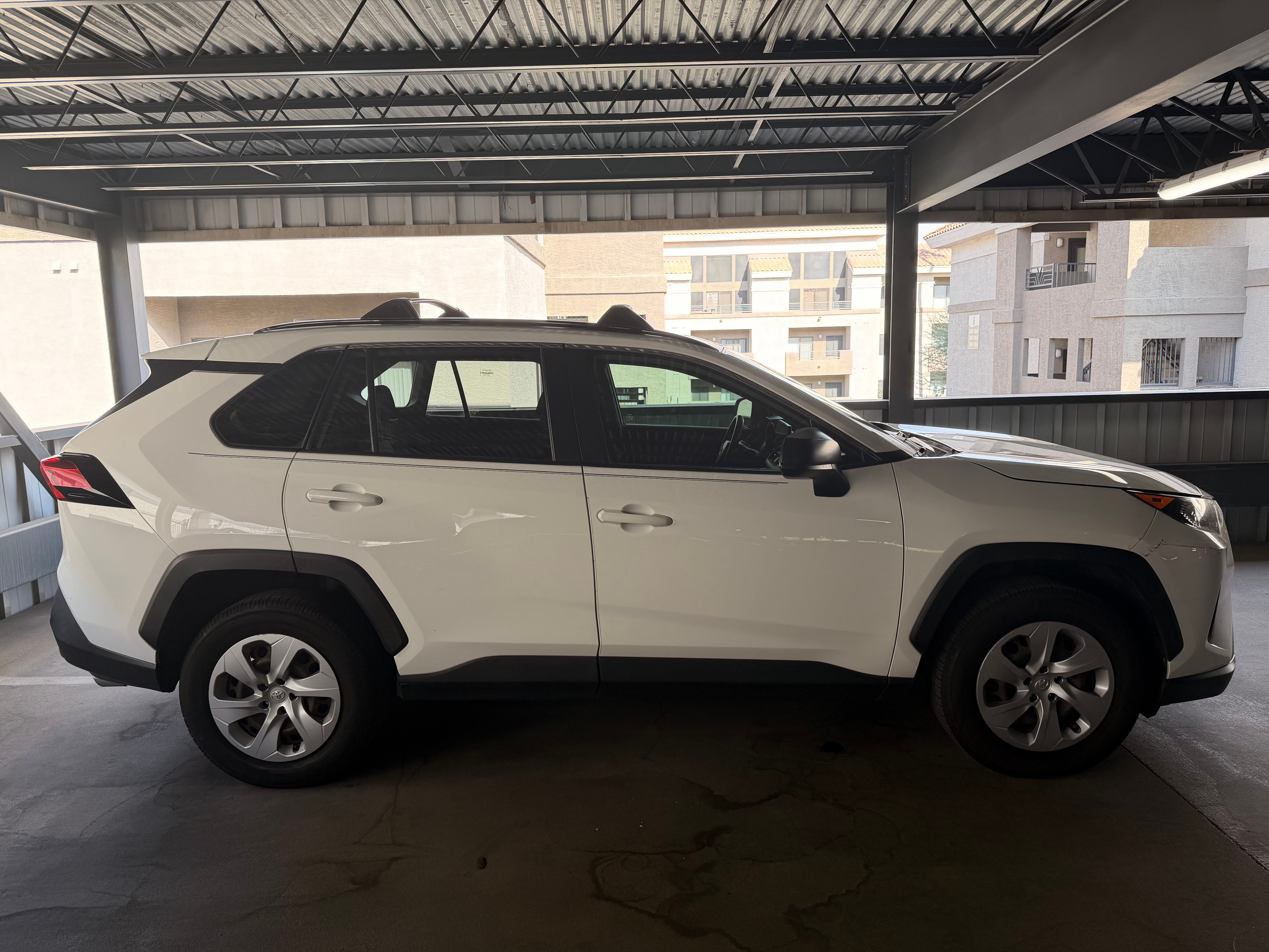 Used 2020 Toyota RAV4 LE AWD/4WD image 6