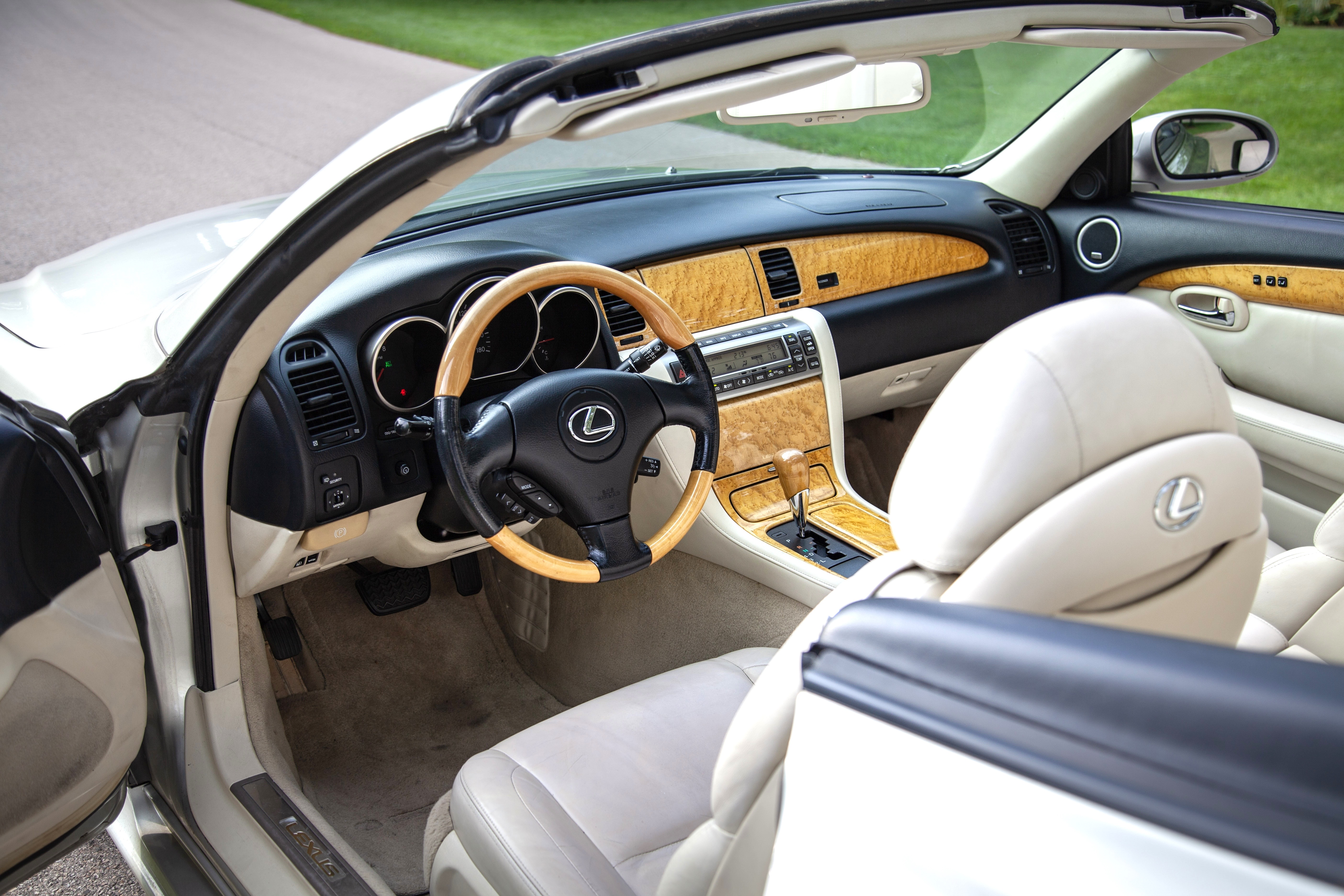 Used 2005 Lexus SC 430 Convertible RWD image 15
