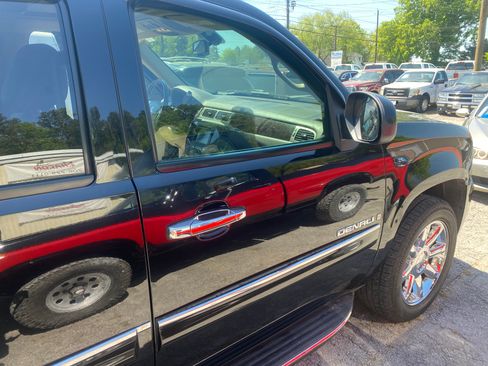 Used 2007 GMC Yukon Denali AWD/4WD image 4