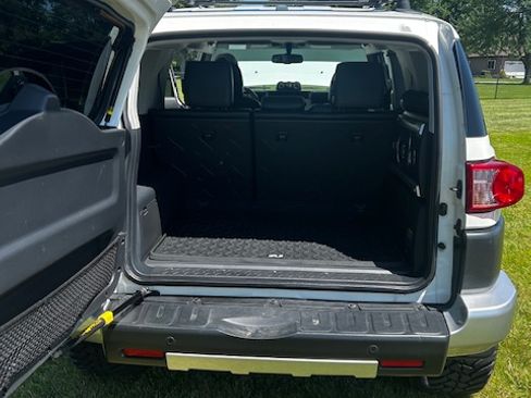 Used 2011 Toyota FJ Cruiser 4WD image 12