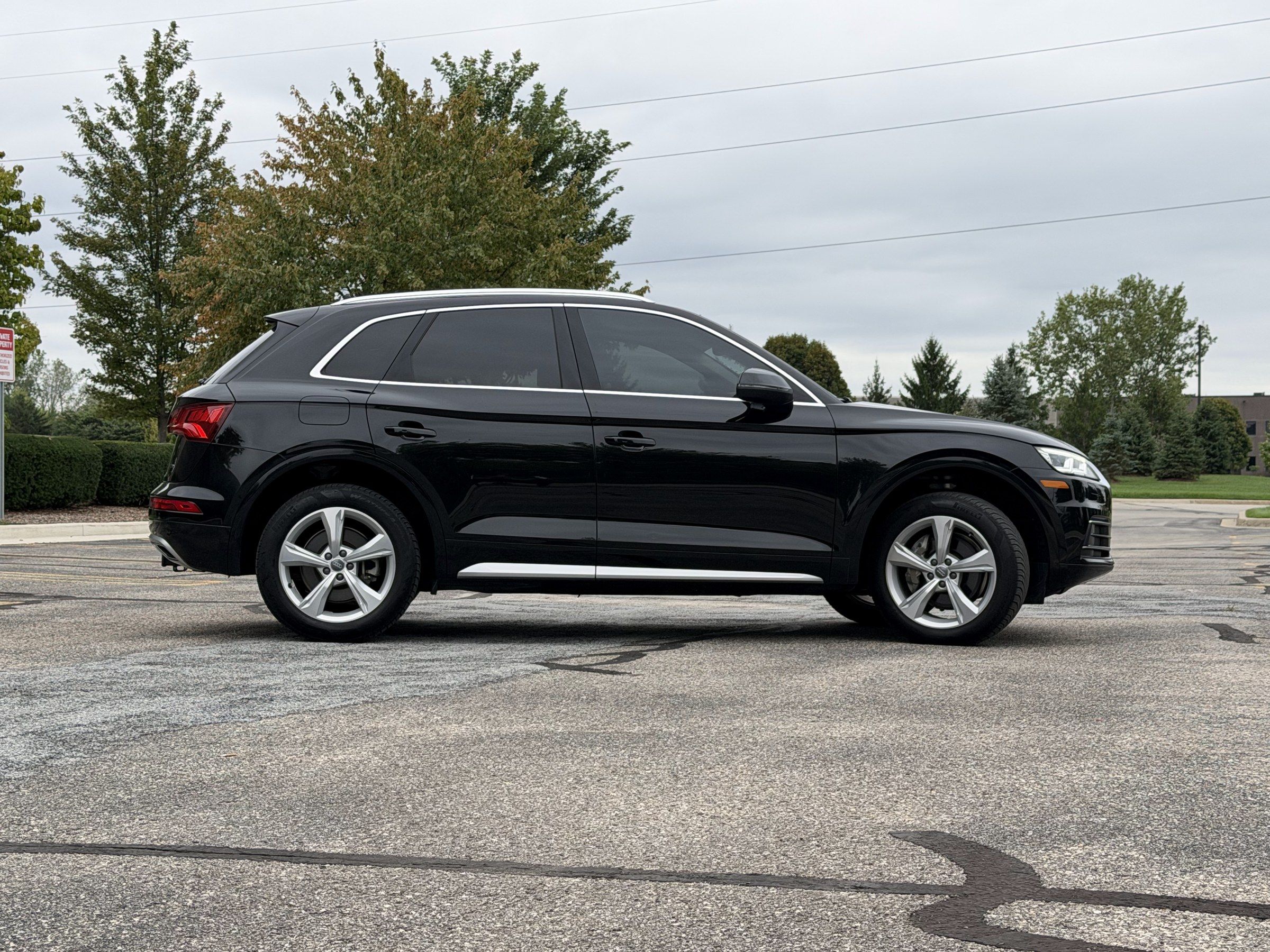 Used 2020 Audi Q5 2.0T Premium Plus w/ Premium Plus Package AWD/4WD image 4