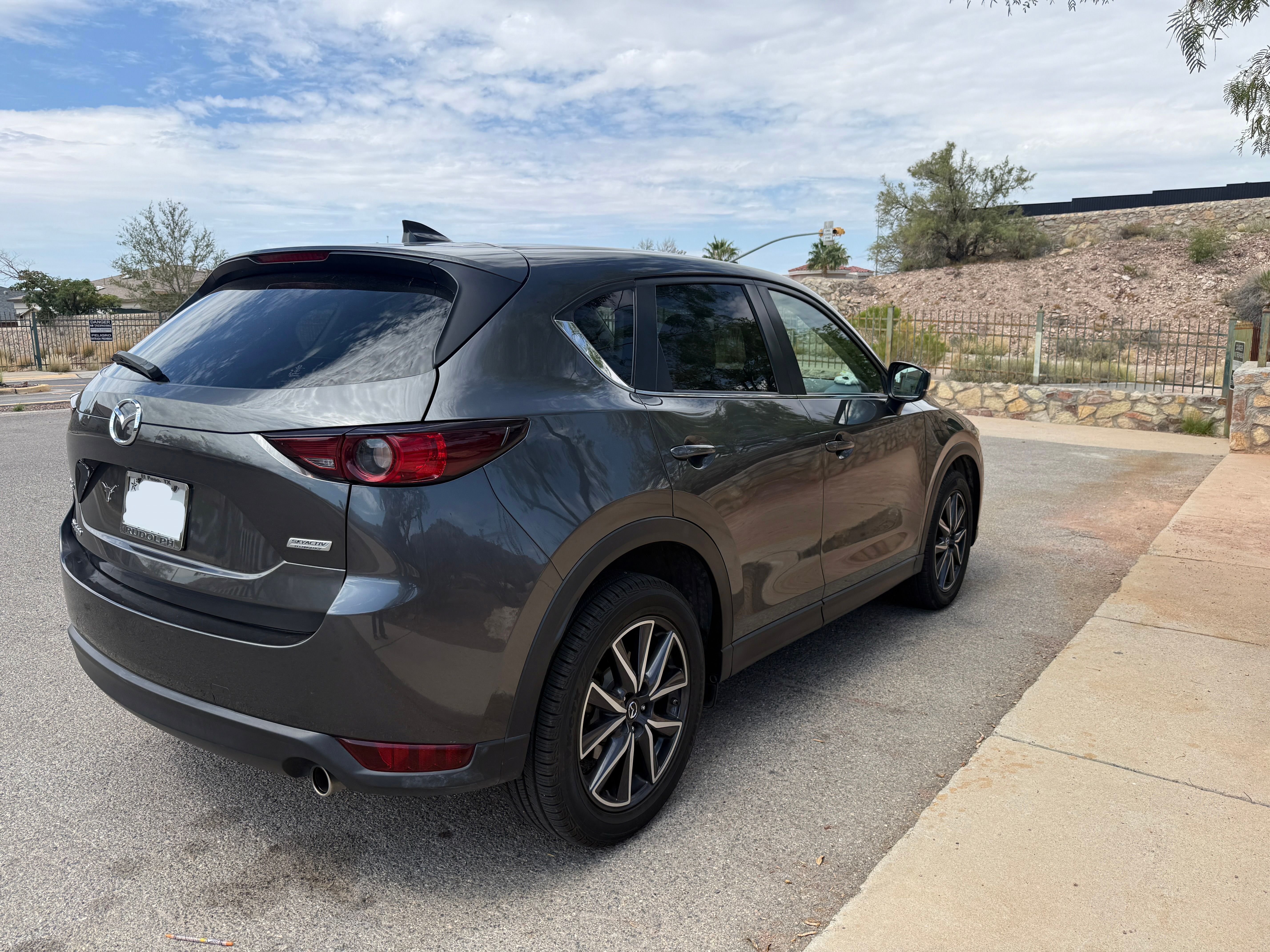 Used 2018 MAZDA CX-5 Touring w/ Preferred Equipment Package FWD image 5