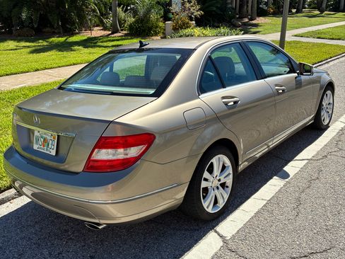 Used 2010 Mercedes-Benz C 300 Sedan image 5