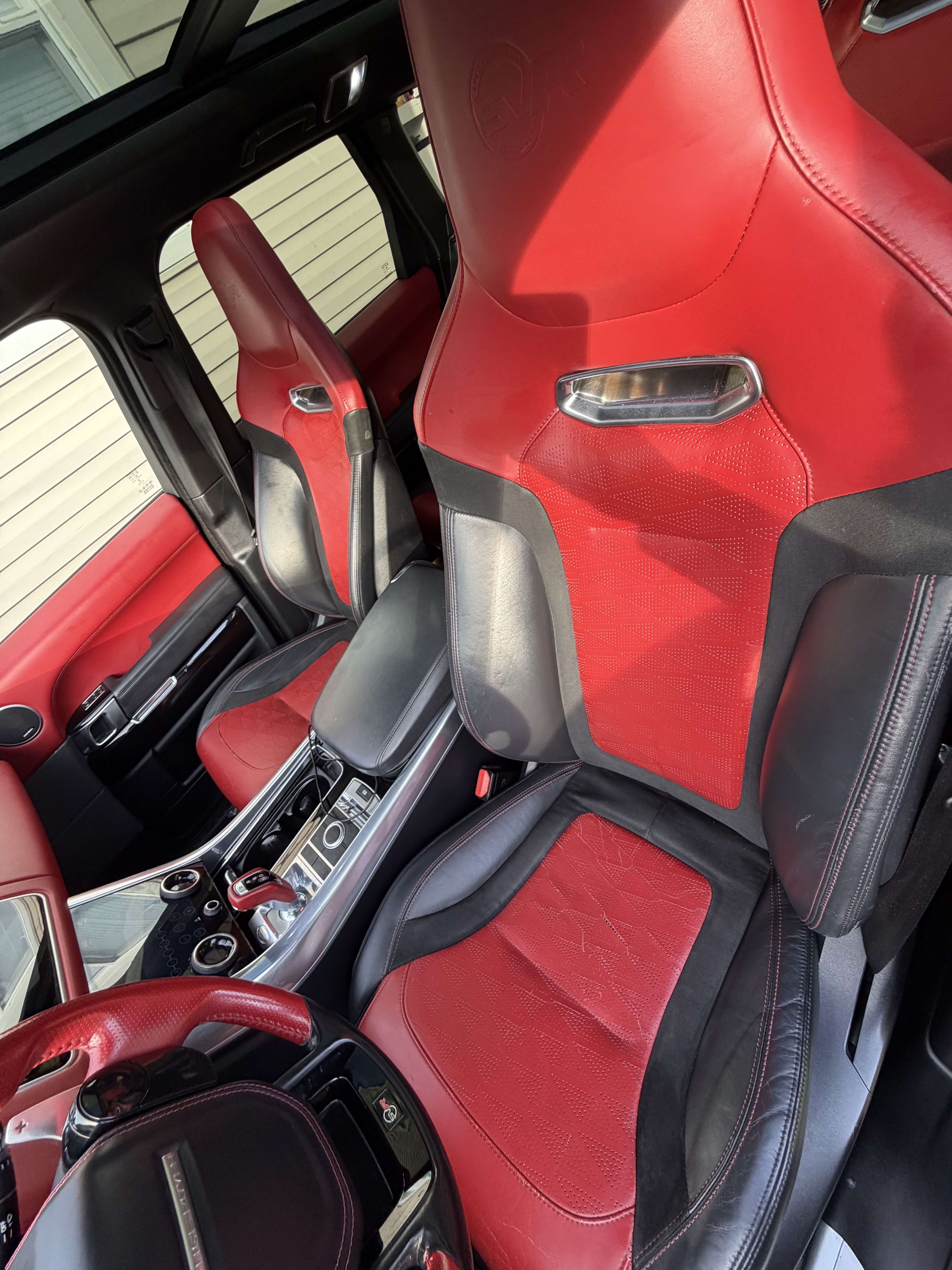 Used 2019 Land Rover Range Rover Sport SVR AWD/4WD image 18