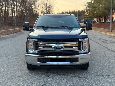 Used 2017 Ford F350 XLT image 2