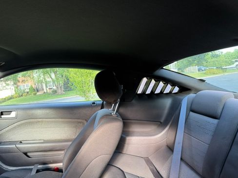 Used 2005 Ford Mustang Premium RWD image 15
