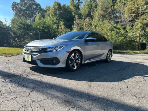 Used 2018 Honda Civic EX-L image 2