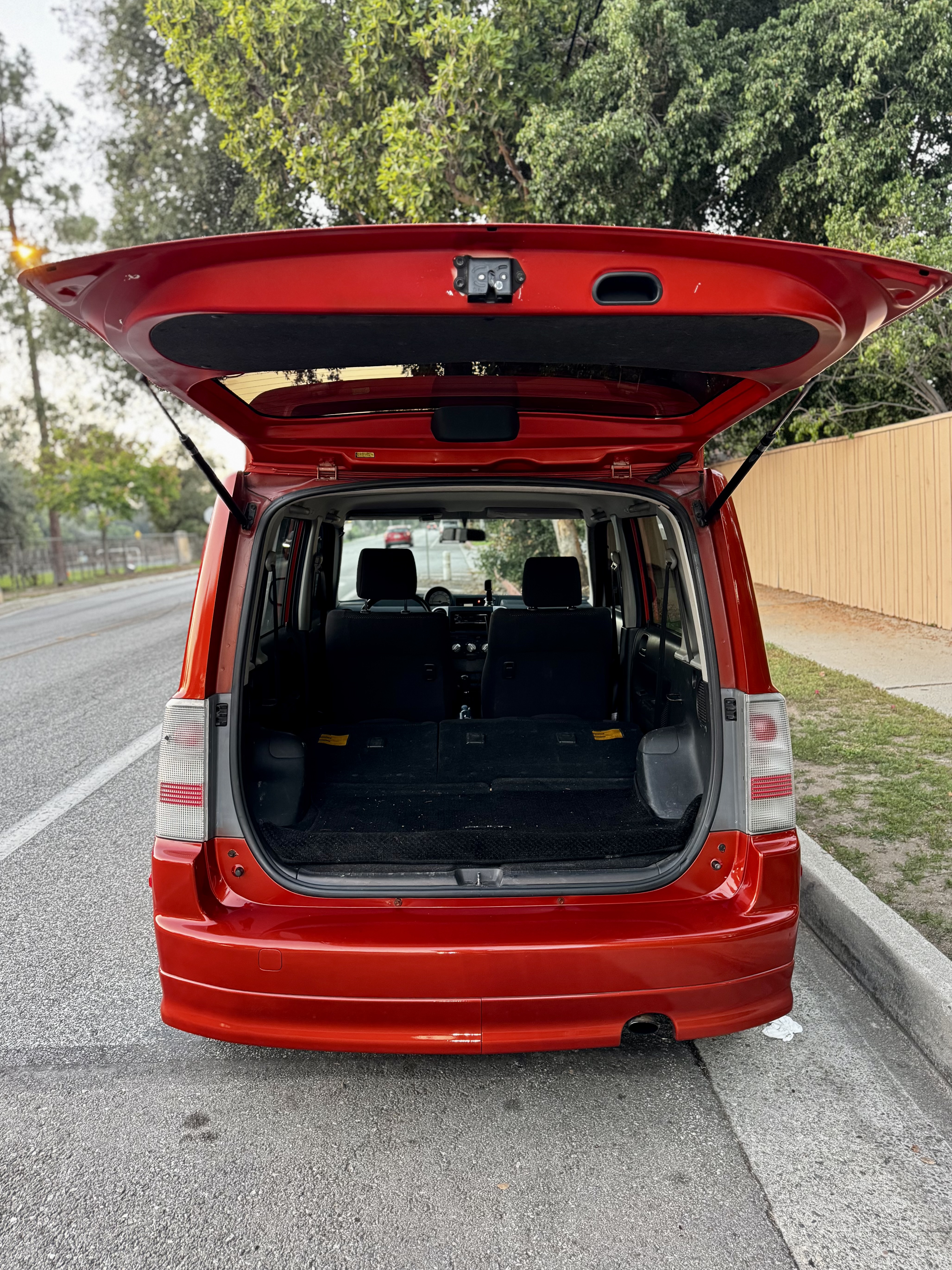 Used 2004 Scion xB FWD image 9