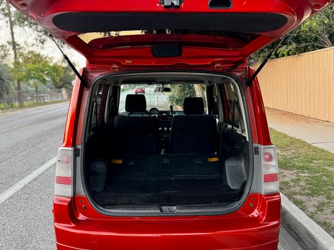 Used 2004 Scion xB image 9