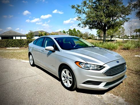 Used 2018 Ford Fusion S image 1
