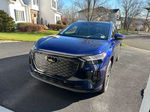Used 2022 Audi Q4 e-tron Prestige image 1