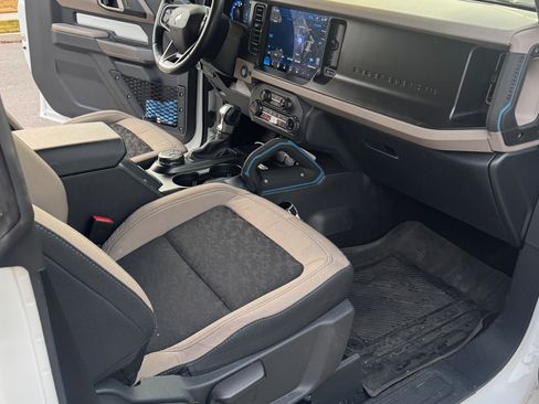 Used 2022 Ford Bronco Wildtrak image 12