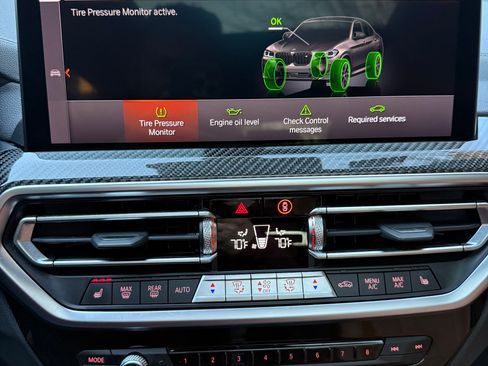 Used 2022 BMW X4 M40i w/ Premium Package image 9