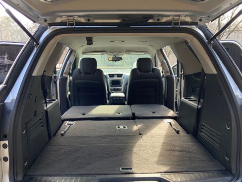 Used 2016 GMC Acadia SLE image 14