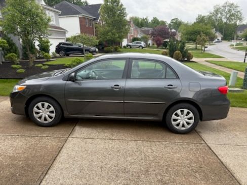 Used 2011 Toyota Corolla LE FWD image 1
