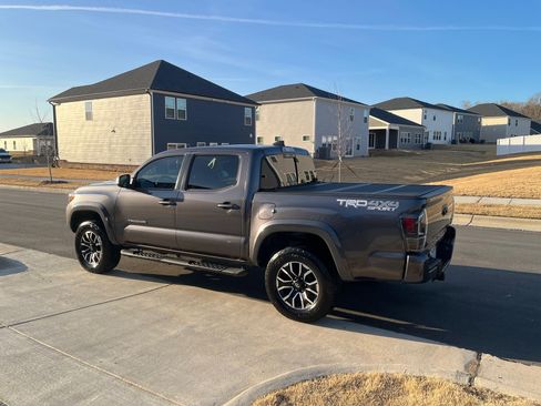 Used 2021 Toyota Tacoma TRD Sport w/ TRD Premium Sport Package image 10
