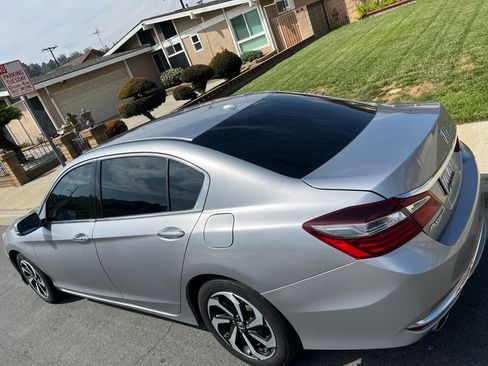 Used 2017 Honda Accord EX-L image 20