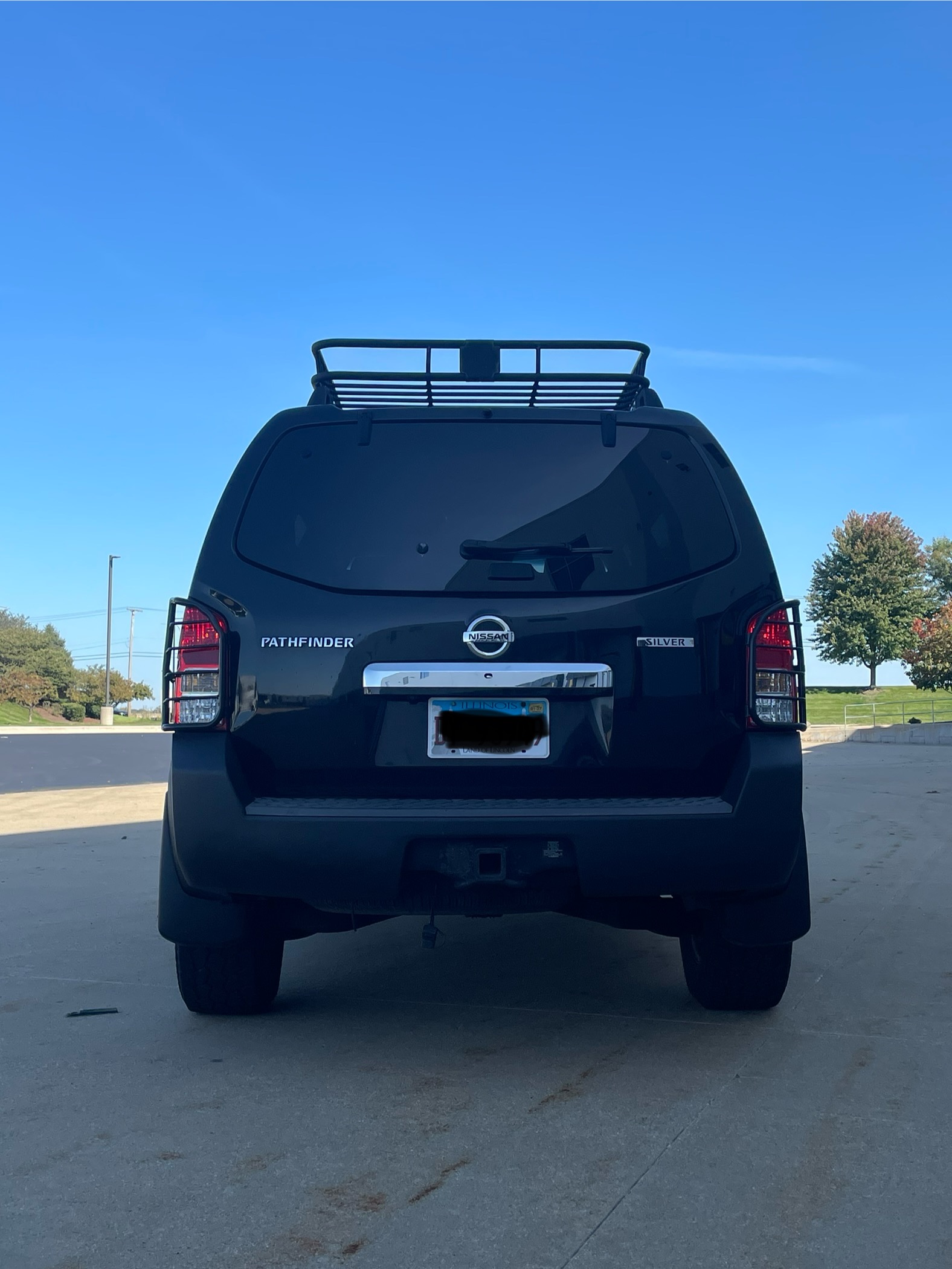 Used 2011 Nissan Pathfinder Silver AWD/4WD image 8