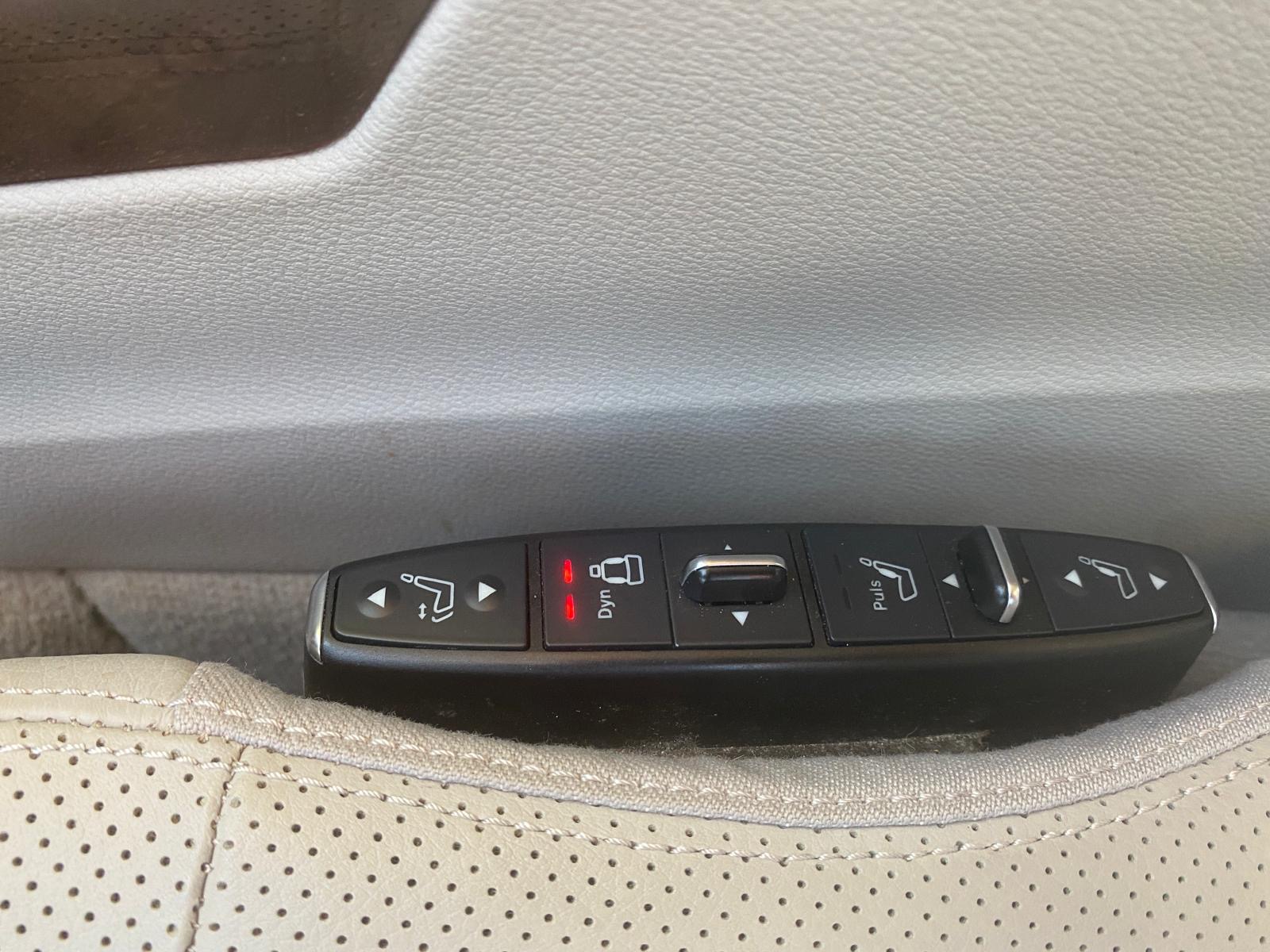 Used 2011 Mercedes-Benz E 550 4MATIC Sedan image 9