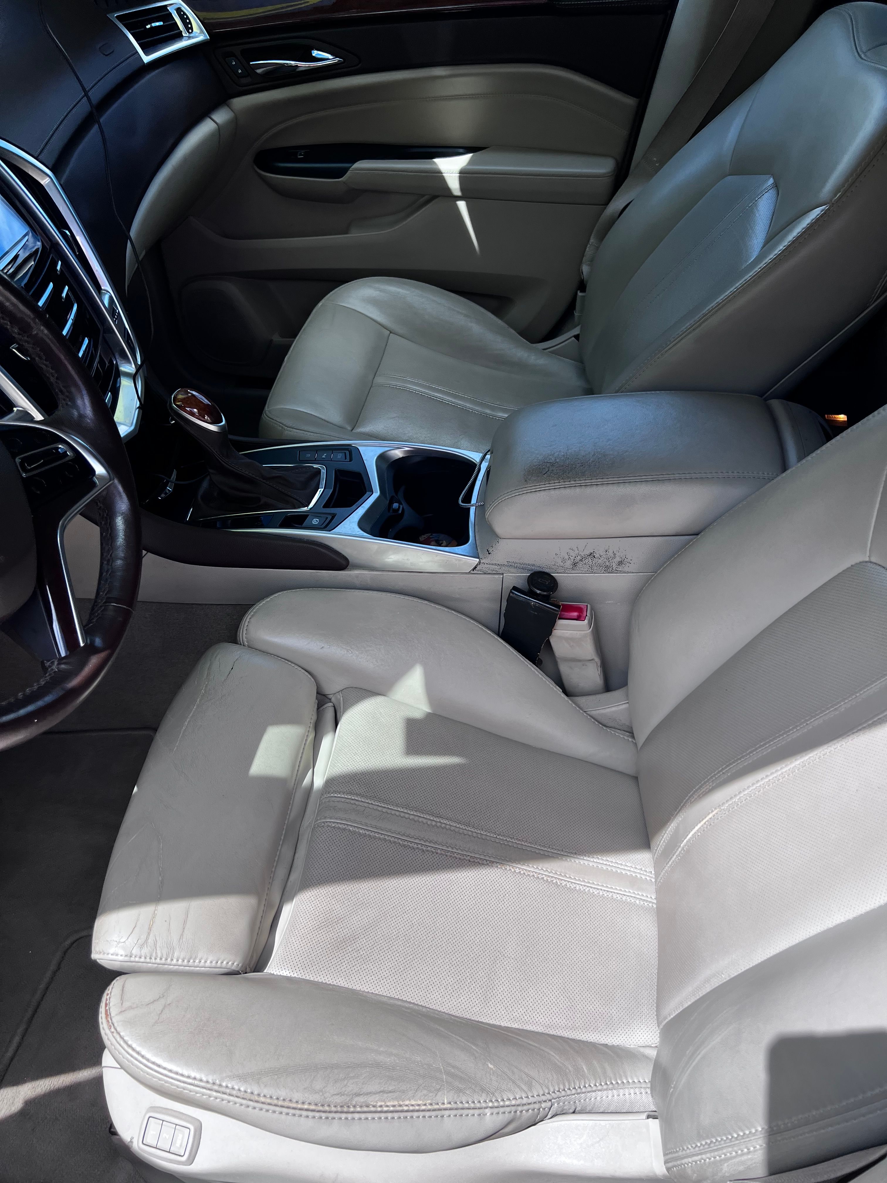 Used 2015 Cadillac SRX Luxury w/ Driver Awareness Package FWD image 19