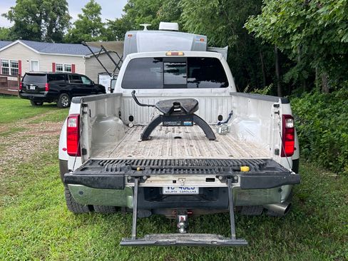 Used 2016 Ford F350 Lariat AWD/4WD image 6