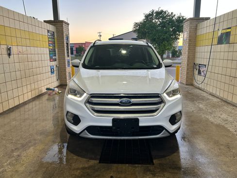 Used 2018 Ford Escape SEL w/ Ford Safe & Smart Package image 12