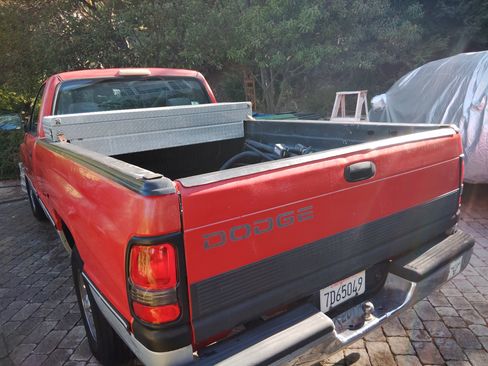 Used 1996 Dodge Ram 1500 Truck 2WD Regular Cab image 2