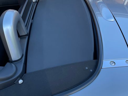 Used 2010 MAZDA MX-5 Miata Sport w/ Convenience Pkg RWD image 17