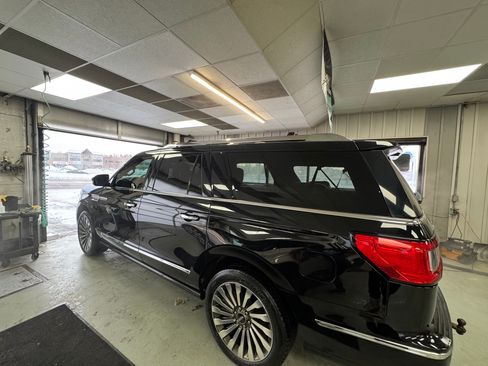 Used 2018 Lincoln Navigator L Reserve w/ Technology Package image 5