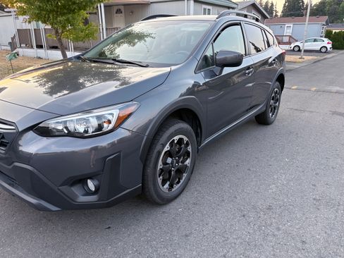Used 2023 Subaru Crosstrek 2.0i Premium AWD/4WD image 4
