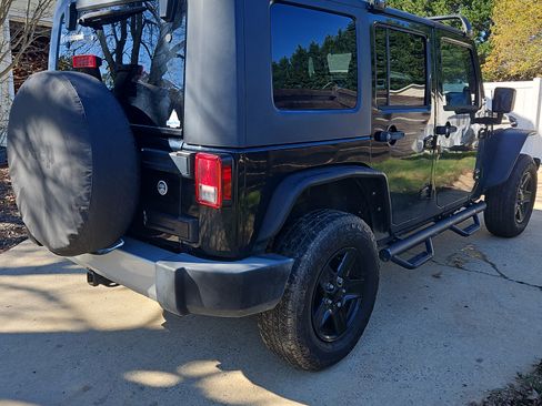 Used 2008 Jeep Wrangler Unlimited Sahara w/ Dual Top Group image 5