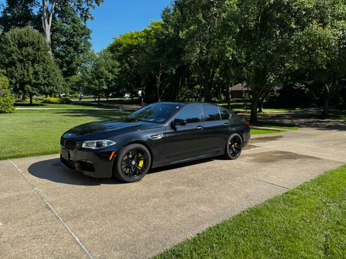 Used 2015 BMW M5 RWD image 6