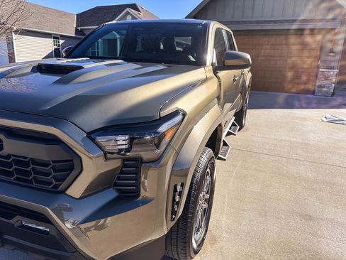 Used 2025 Toyota Tacoma TRD Sport image 18