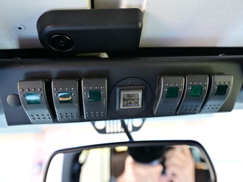 Used 2013 Jeep Wrangler Unlimited Sahara image 9