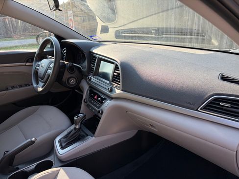 Used 2018 Hyundai Elantra SEL FWD image 13