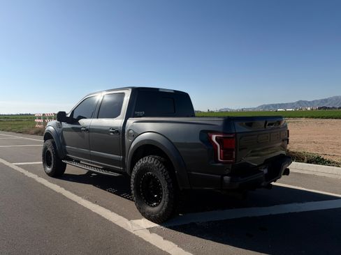 Used 2017 Ford F150 Raptor w/ Equipment Group 802A Luxury image 5