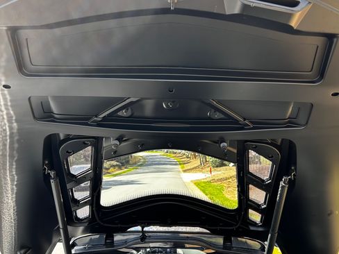 Used 2021 Chevrolet Corvette Stingray Preferred Cpe w/ Z51 Performance Package image 8