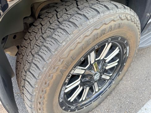 Used 2011 Chevrolet Tahoe LT AWD/4WD image 11