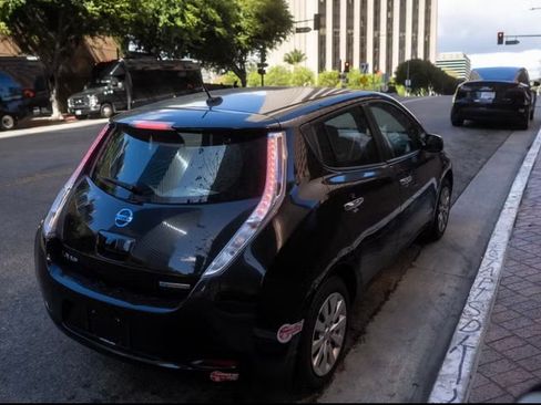 Used 2017 Nissan Leaf S w/ Charge Package image 14