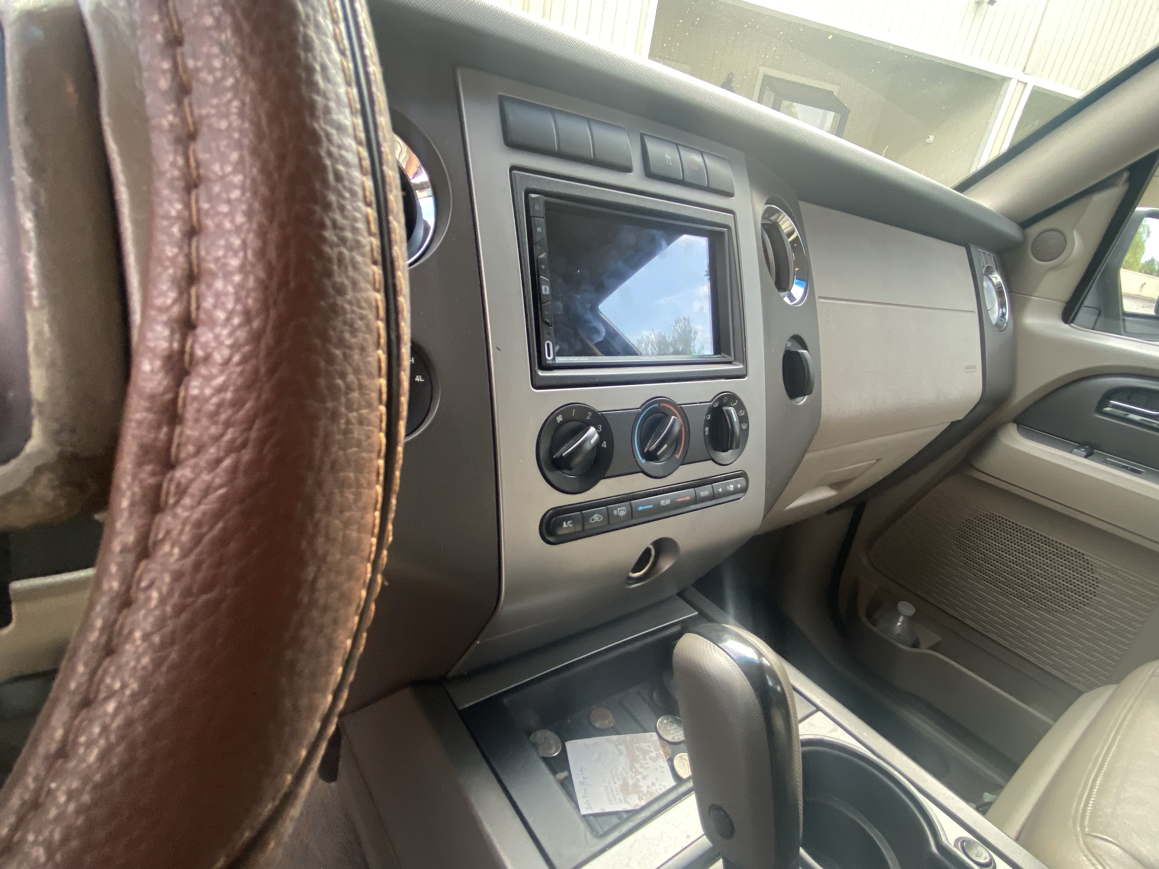 Used 2010 Ford Expedition XLT AWD/4WD image 12