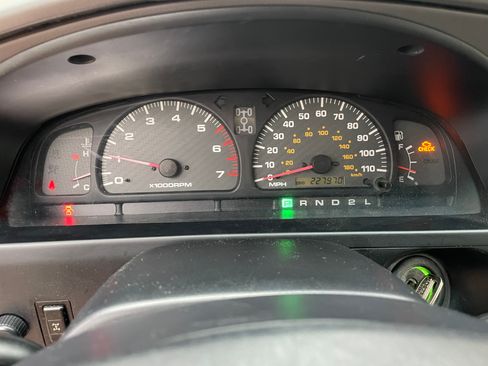 Used 2002 Toyota 4Runner SR5 image 9