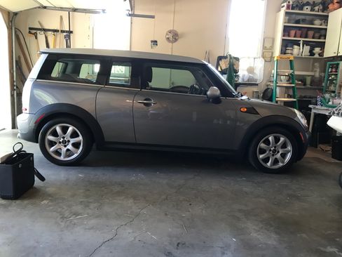 Used 2010 MINI Cooper Clubman Hardtop image 6