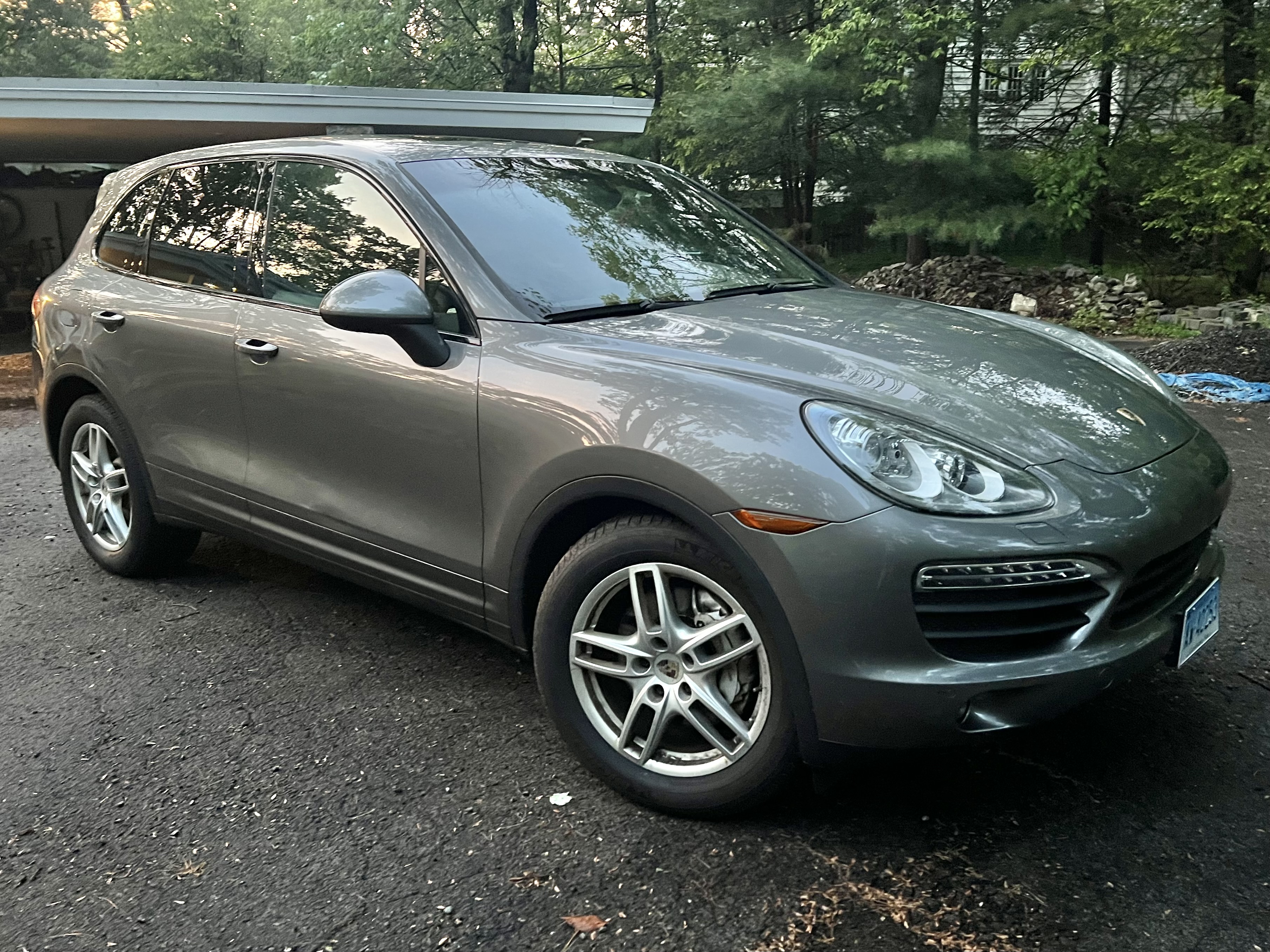 Used 2011 Porsche Cayenne S AWD/4WD image 1