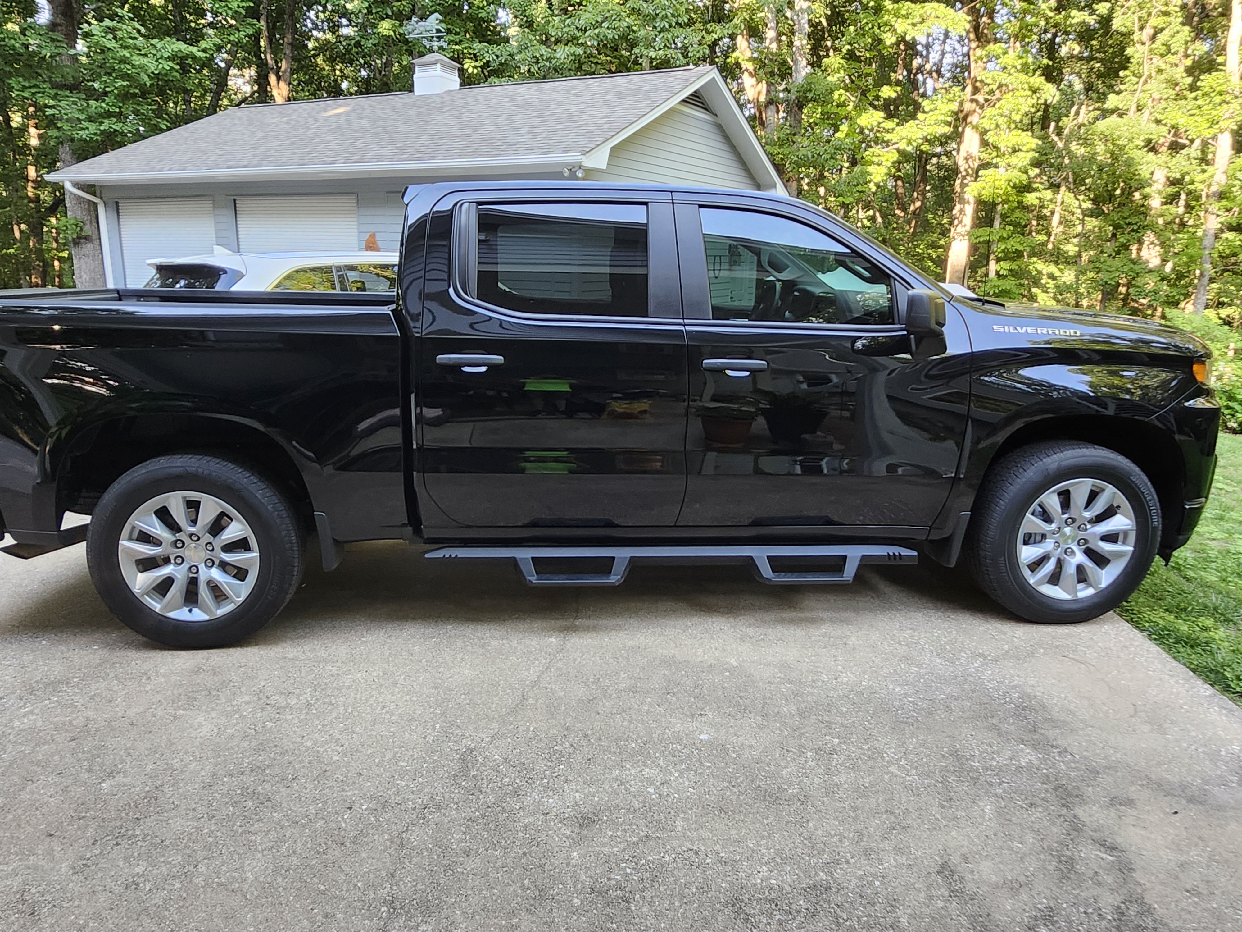 Used 2021 Chevrolet Silverado 1500 Custom w/ Safety Confidence Package RWD image 4