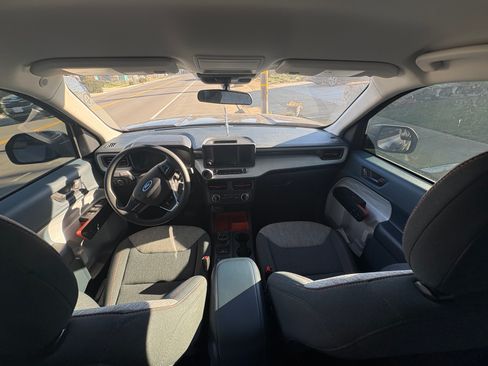 Used 2023 Ford Maverick XLT image 10