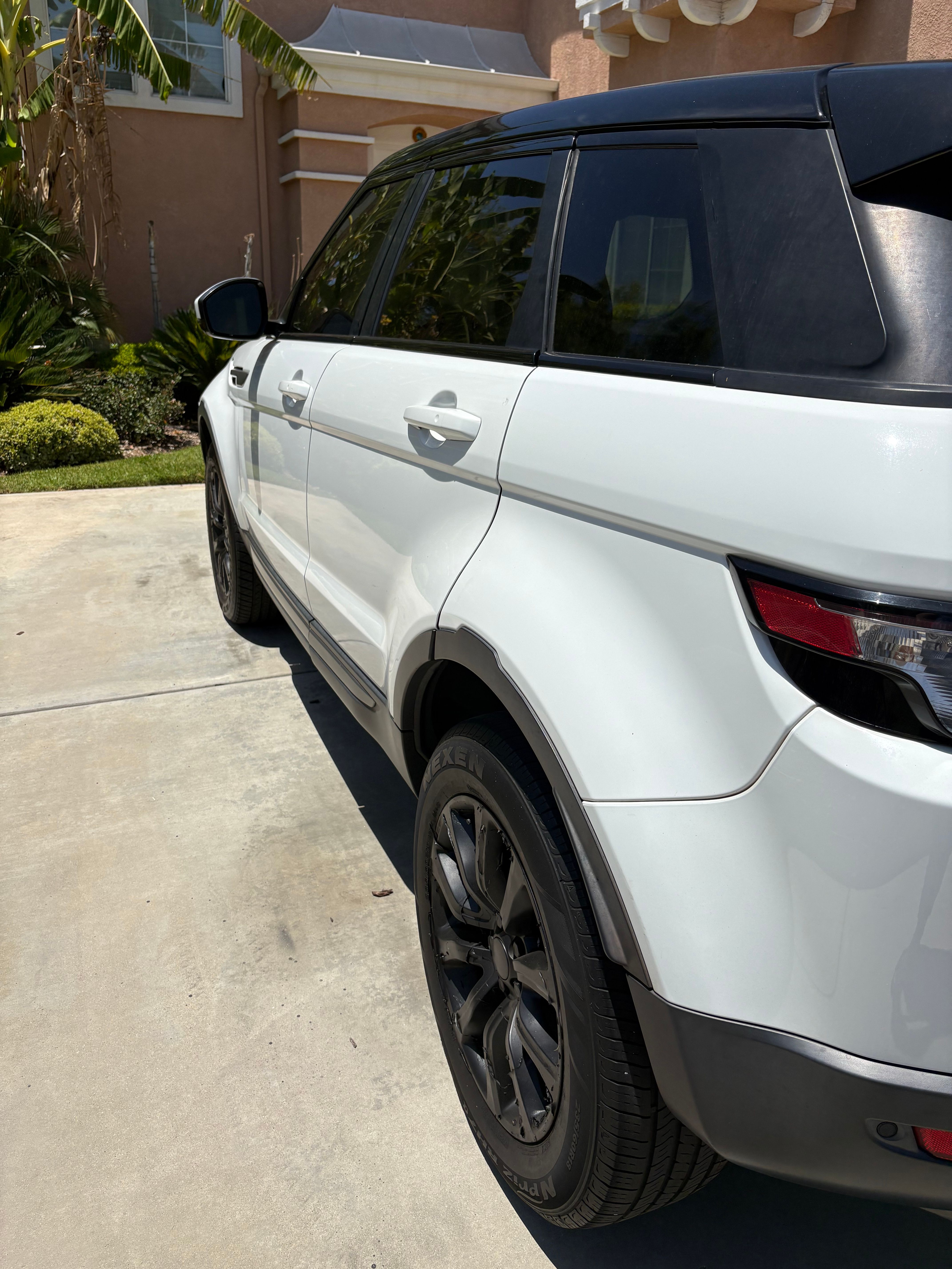 Used 2015 Land Rover Range Rover Evoque Pure AWD/4WD image 1