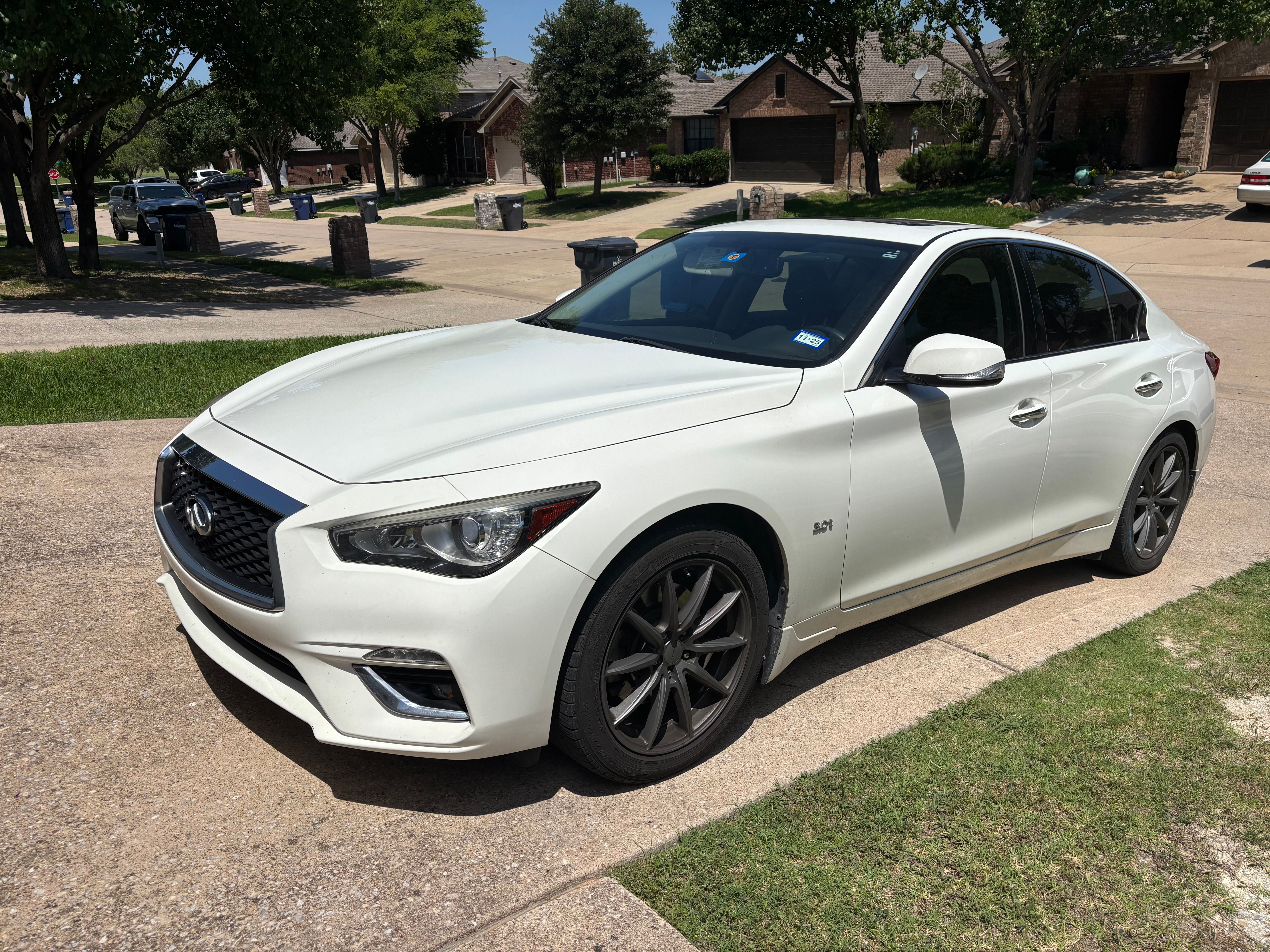 Used 2018 INFINITI Q50 Luxe w/ Cargo Package (L95) RWD image 2