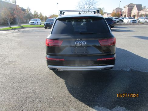 Used 2017 Audi Q7 3.0T Prestige AWD/4WD image 5